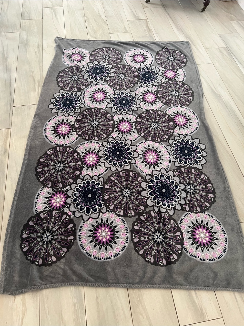 Vera Bradley large travel blanket retired Mimosa Medallion Gray Pink Navy 47x80